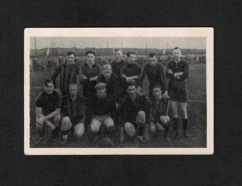Voetbalplaatje Nieuw Buinen 1939 (15)., Verzamelen, Ophalen of Verzenden, Zo goed als nieuw
