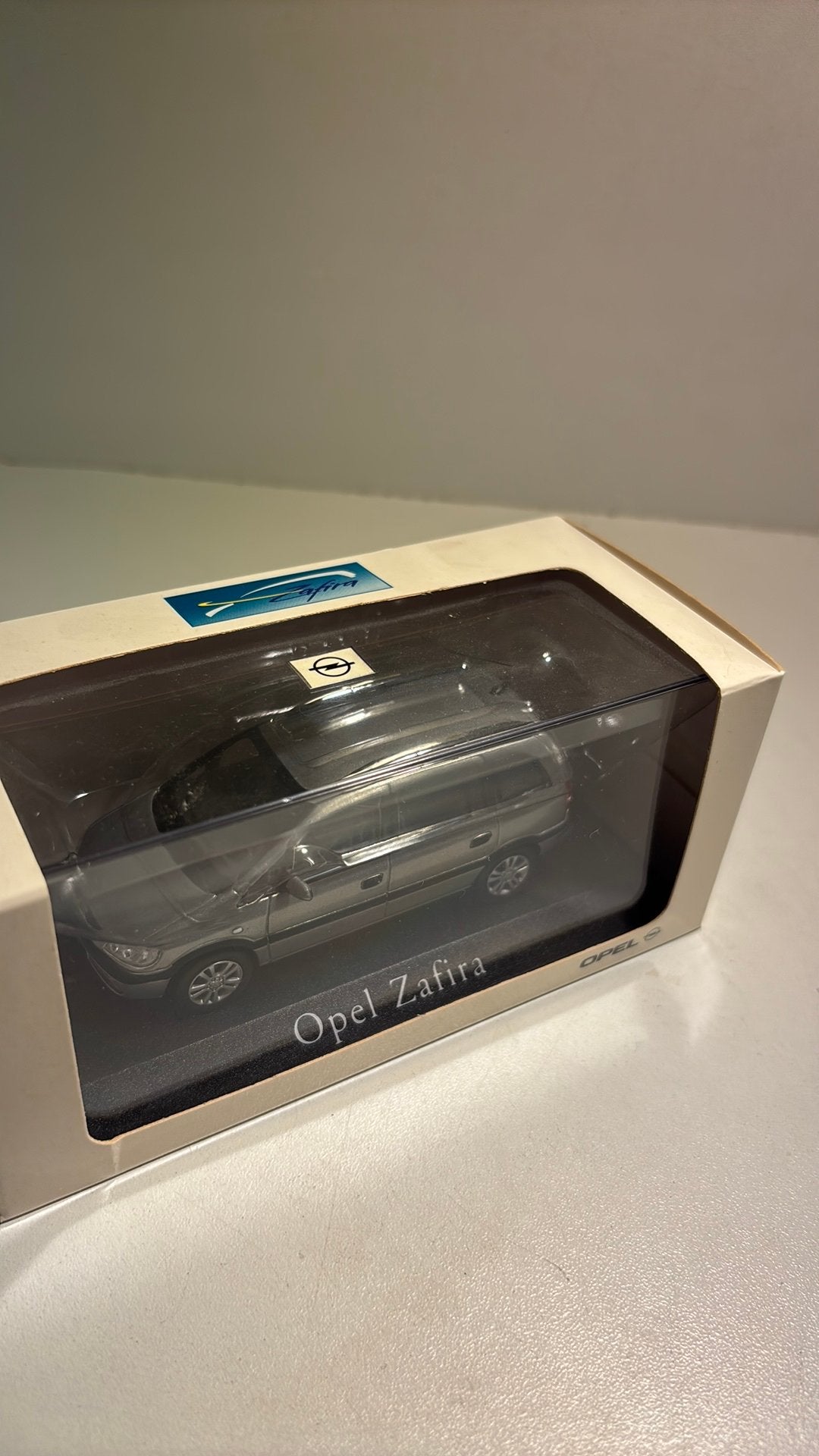 Opel zafira minichamps 1.43, Auto, Ophalen of Verzenden, MiniChamps, A