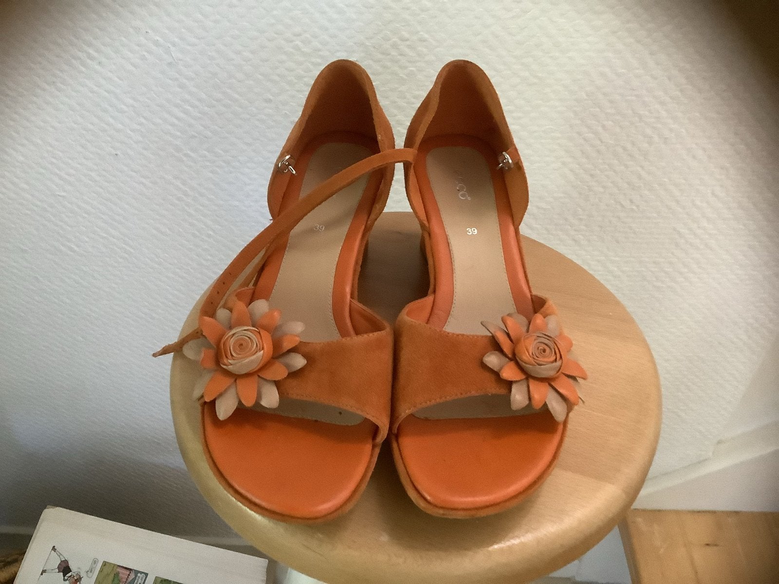 Mooie Ecco zomerschoenen, 1 maal gedragen maat 39, Ophalen of Verzenden, Zo goed als nieuw, Oranje, Sandalen of Muiltjes