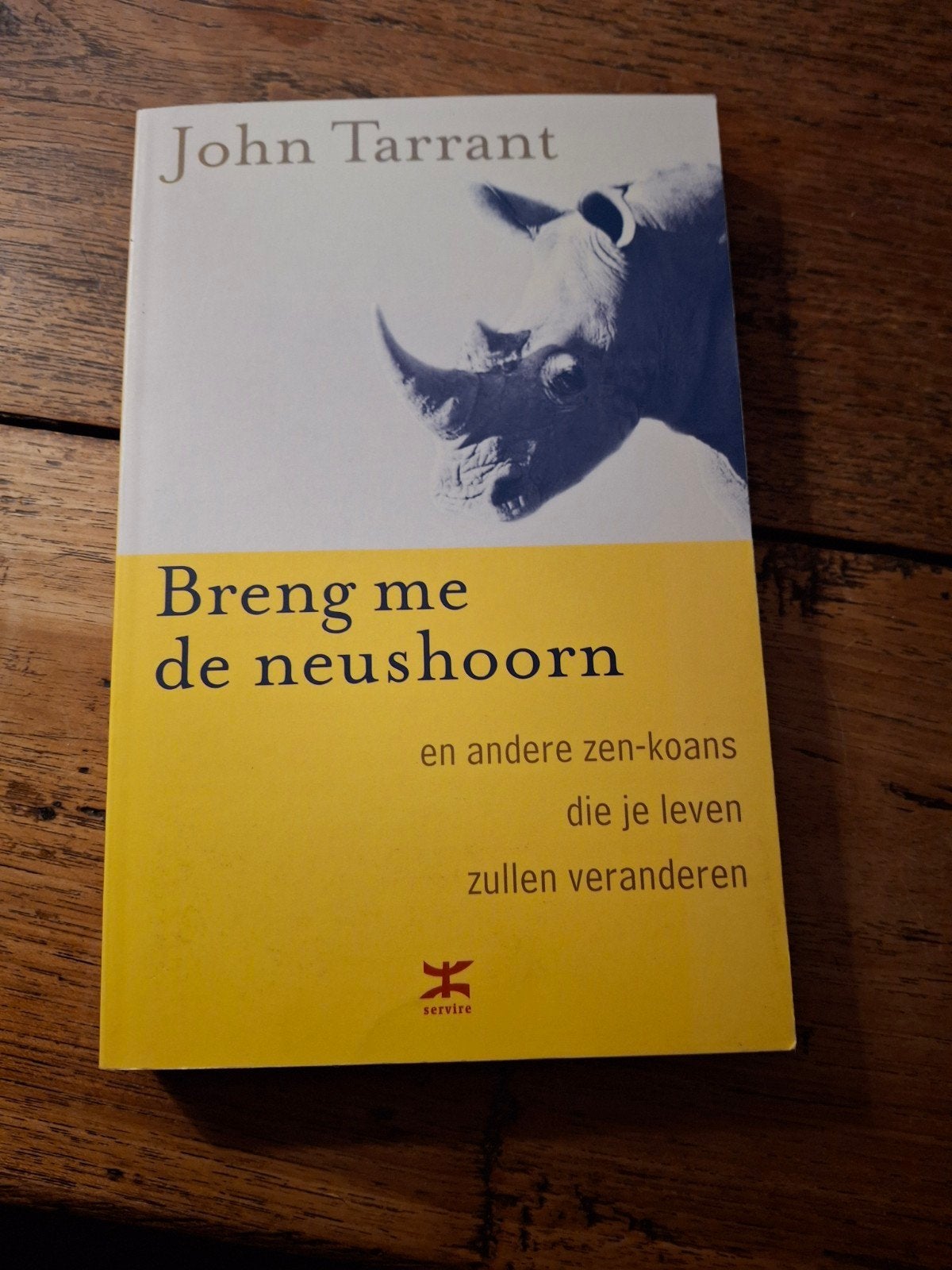 J. Tarrant - Breng me de neushoorn, Boeken, Overige typen, Ophalen of Verzenden, Zo goed als nieuw, J. Tarrant