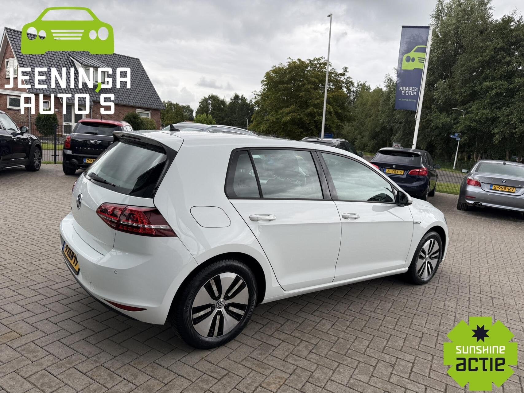 Volkswagen e-Golf e-Golf|PDC v+a|Navi|Clima, Auto's, Stof, Gebruikt, Zwart, 116 pk