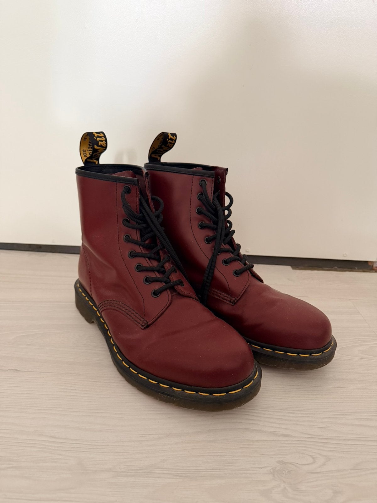 Dr Martens Schoenen (rood), Ophalen, Overige kleuren, Boots, Zo goed als nieuw