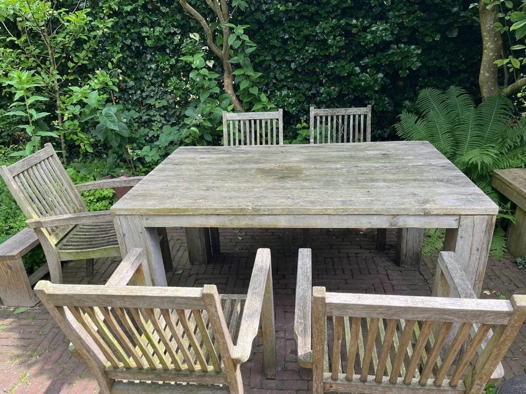 GRATIS: steigerhouten tafel met stoelen en kussens, Ophalen, 4 zitplaatsen, Gebruikt, Steigerhout