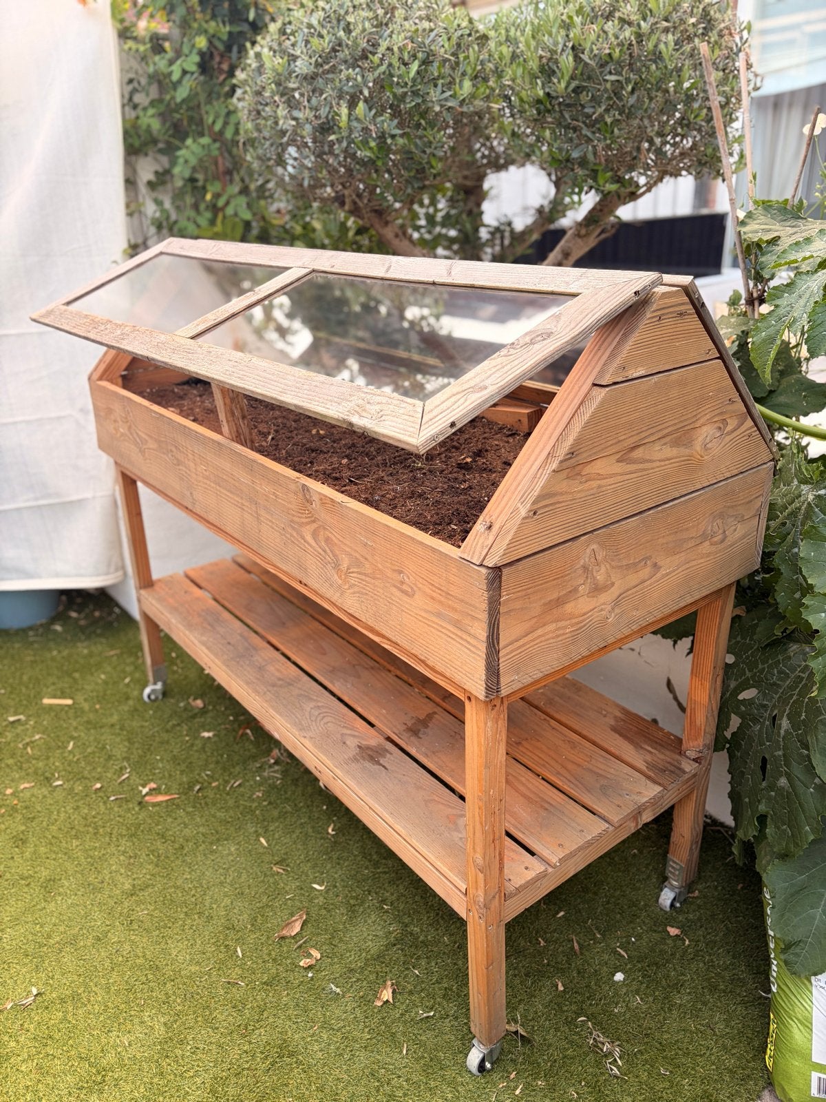 Houten kweekkas op wielen met polycarbonaat deksel, Ophalen, Overige materialen, Kweekkas, Polycarbonaat