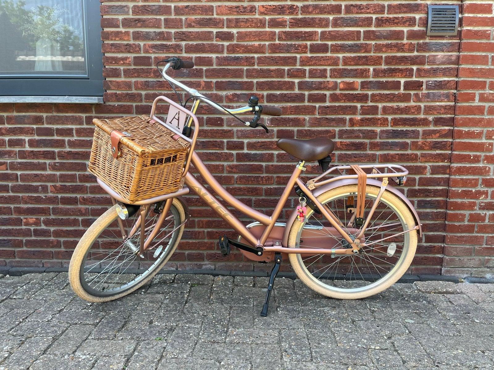 24 inch Altec Dutch transportfiets - meisjesfiets, Ophalen, Zo goed als nieuw, 20 inch of meer