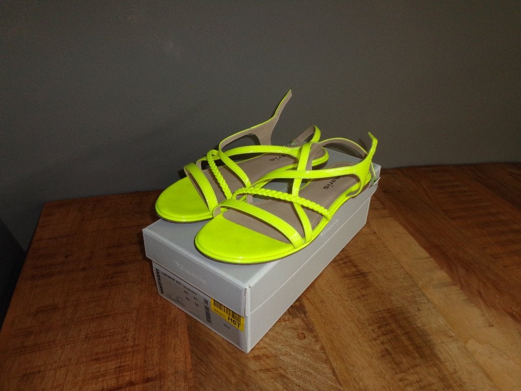 fele gele damessandalen/slippers van Tamaris, maat 41, Ophalen of Verzenden, Zo goed als nieuw, Geel