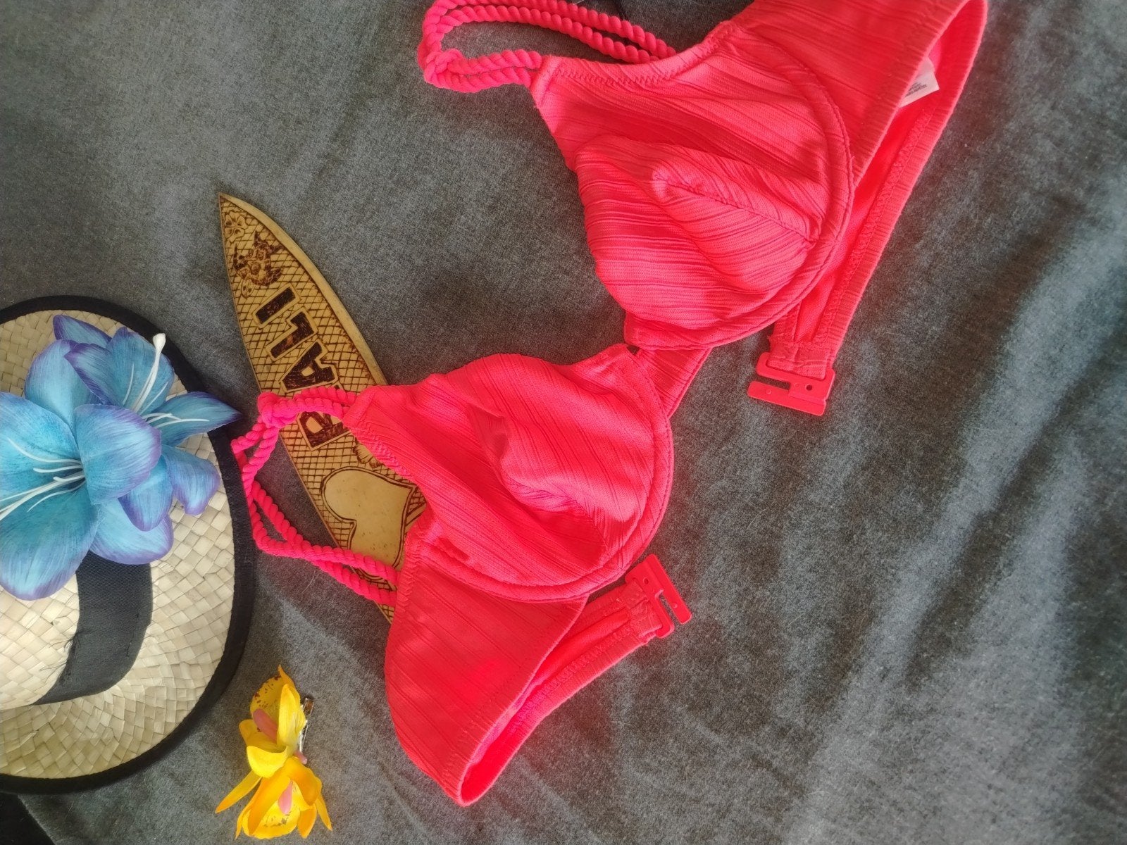 Nieuwe beugel BH bikini Top Neon Roze Maat 40D, Primark, Nieuw, Ophalen of Verzenden, Roze