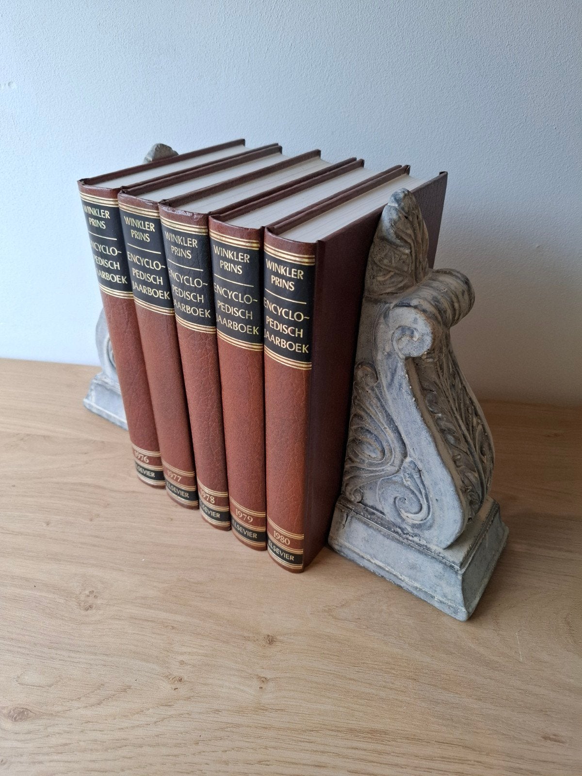 Boekensteunen set van 2 beton klassieke ornamenten decoratie, Brocante, Overige materialen, Ophalen of Verzenden, Zo goed als nieuw