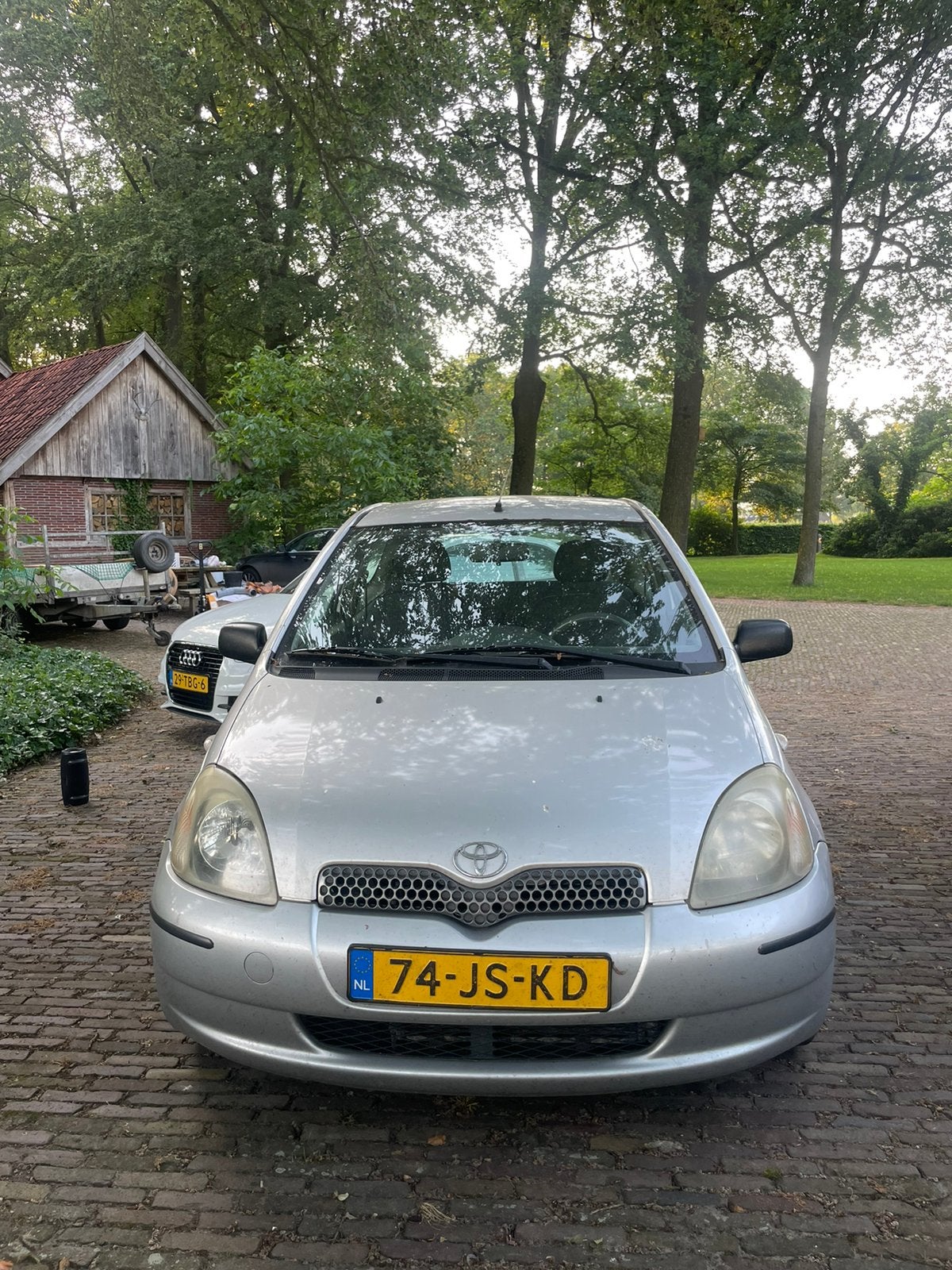 Toyota Yaris 1.3 16V 3DR Linea Luna 2002 Grijs, Voorwielaandrijving, 31 €/maand, 4 cilinders, 400 kg