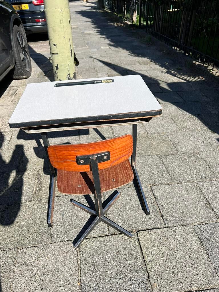Schoolbank antiek. Jaren 60-70, Ophalen, Gebruikt