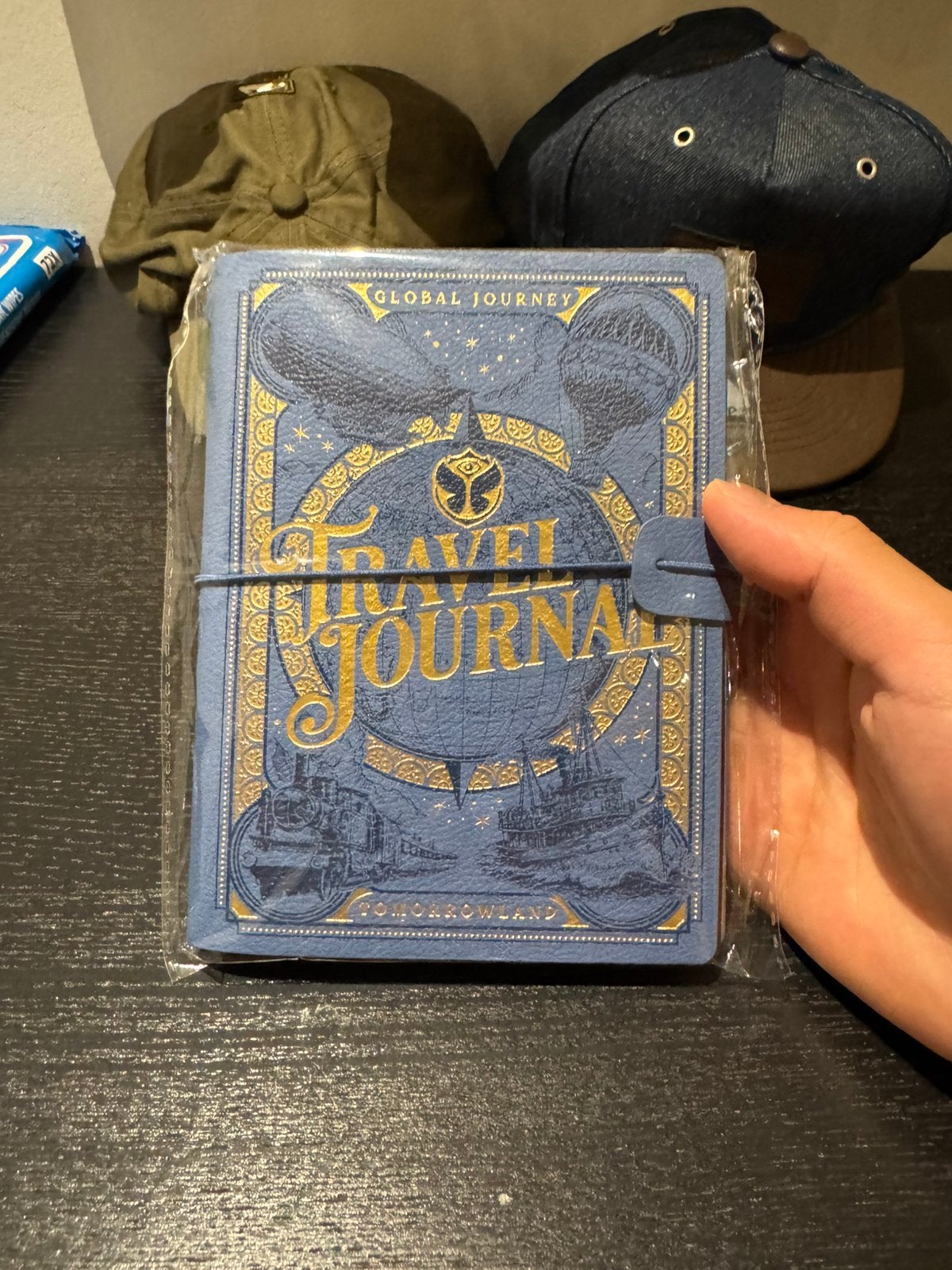 Tomorrowland Journal, Eén persoon