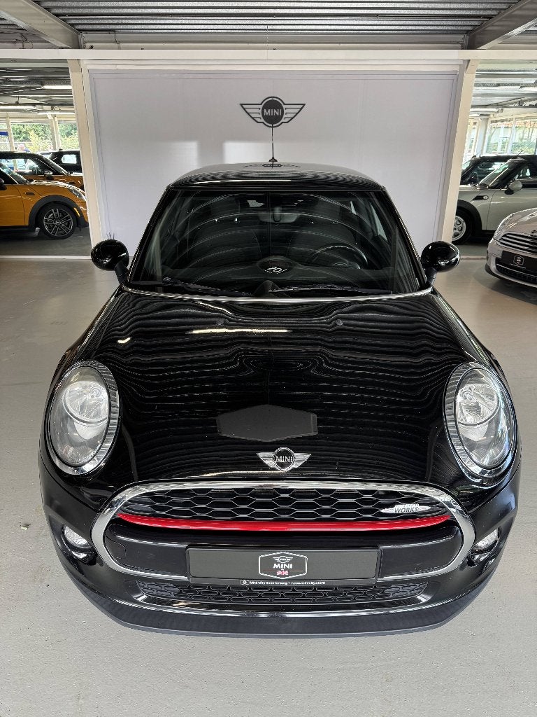 Mini 1.5 Cooper 2017 Zwart ( 6 MAANDEN GARANTIE ), Auto's, Voorwielaandrijving, Zwart, 4 stoelen, Origineel Nederlands