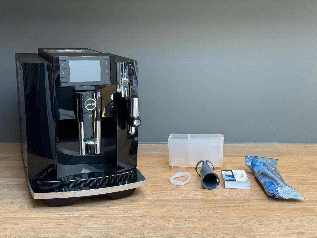 JURA E8 (EC) Piano Black Koffiemachine, 2026 Garantie, Jura, 10 kopjes of meer, Koffiemachine