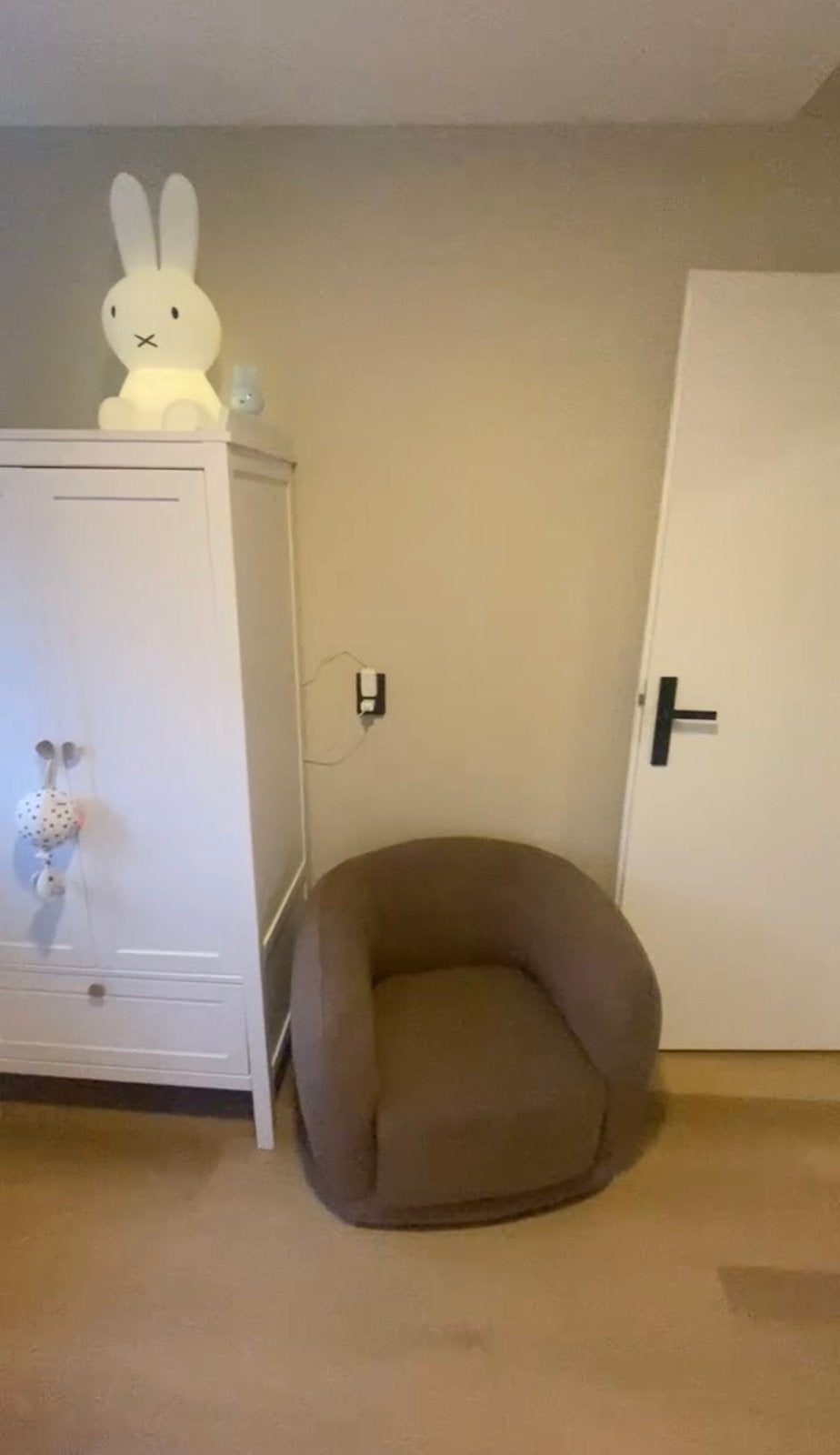 Mooie bruine stoel, Huis en Inrichting, Ophalen, Zo goed als nieuw, 75 tot 100 cm, 50 tot 75 cm