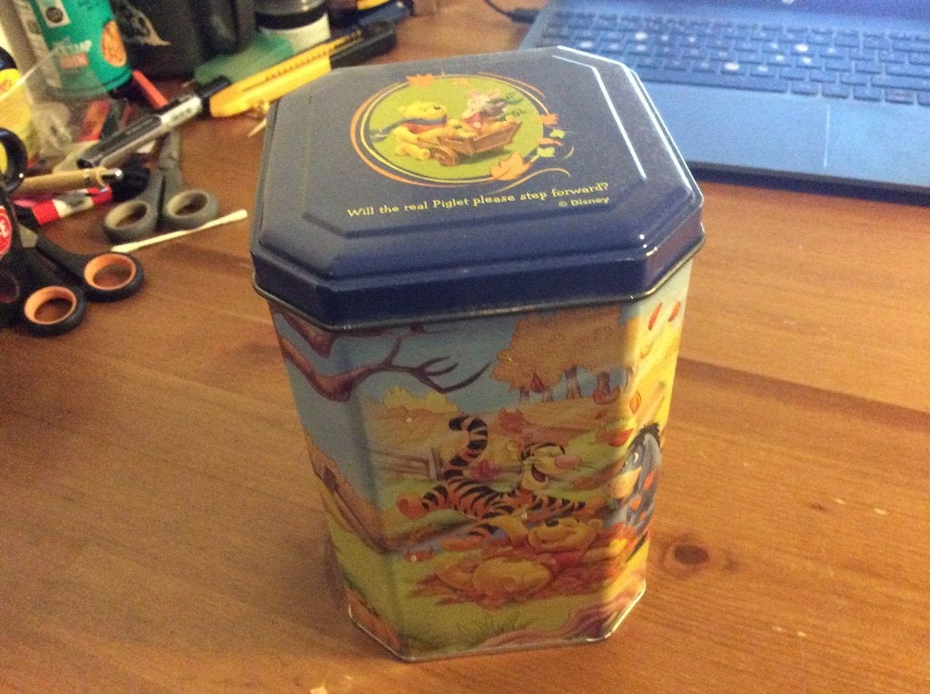 Disney Winnie the Pooh voorraadblik. 17 cm, Verzamelen, Blikken, Ophalen of Verzenden, Gebruikt, Overige
