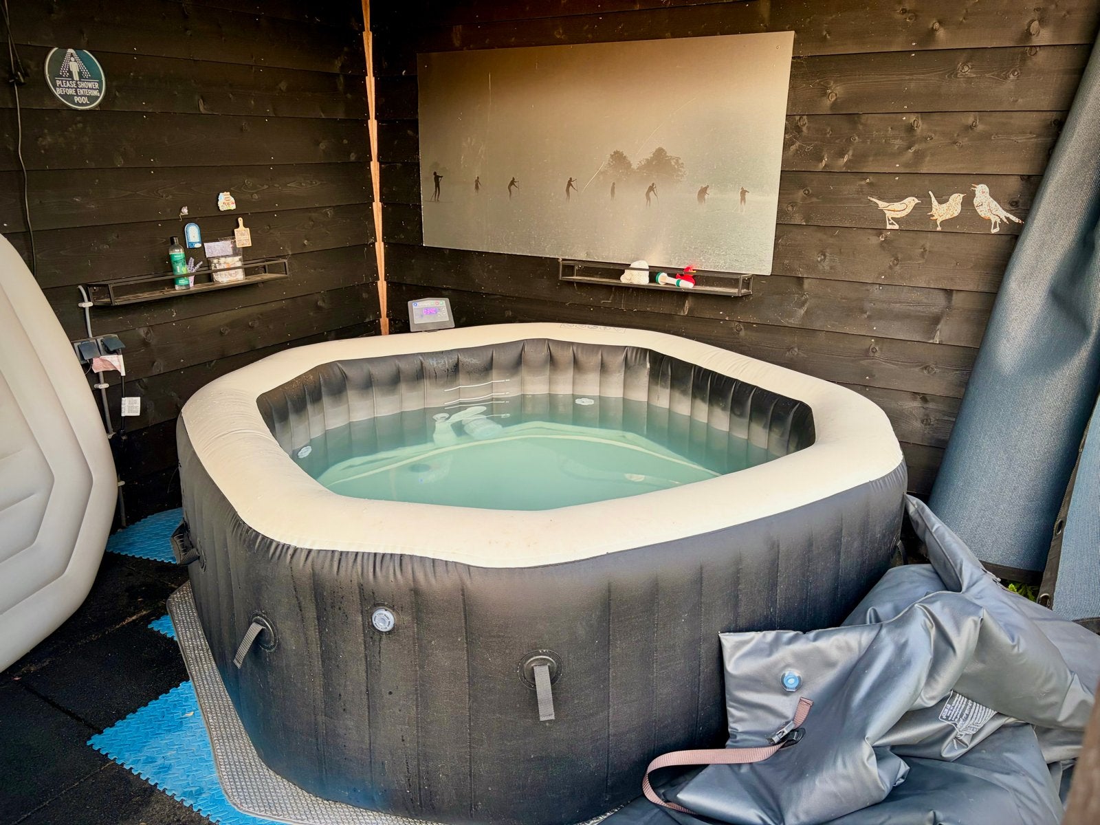 Intex Opblaasbare Jacuzzi - Zoutwater, Tuin en Terras, Bubbelbaden en Hottubs, Ophalen, Zo goed als nieuw, Filter, Opblaasbaar