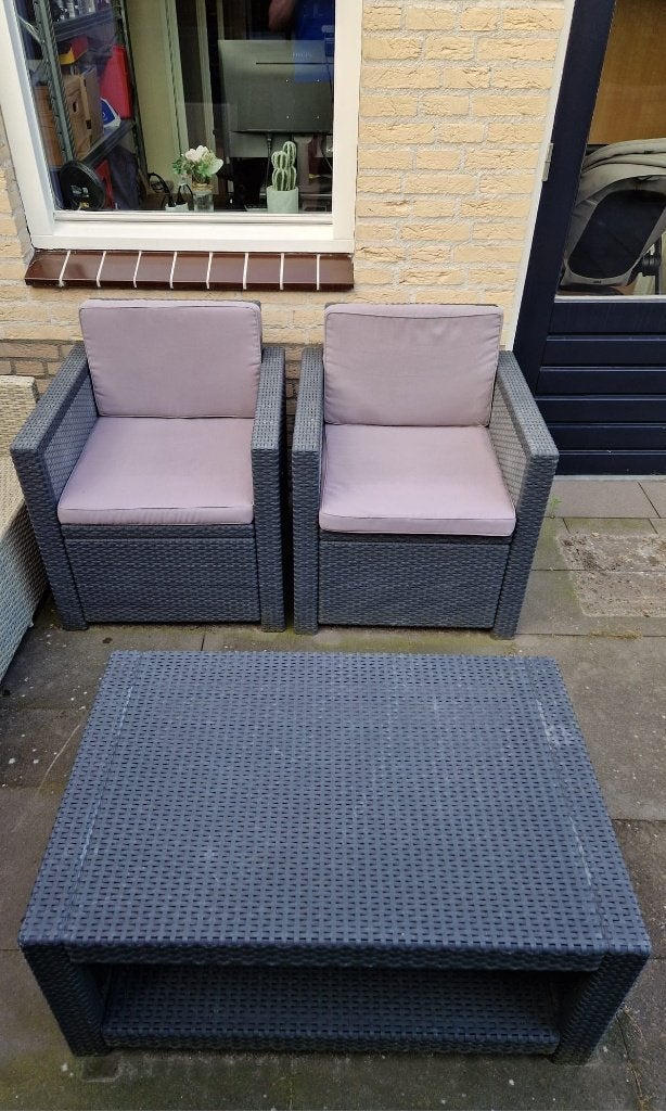 Tuinstoelen met kussen en tuintafel, Tuin en Terras, Tuinsets en Loungesets, Kunststof, Bijzettafel, Zo goed als nieuw, Loungeset