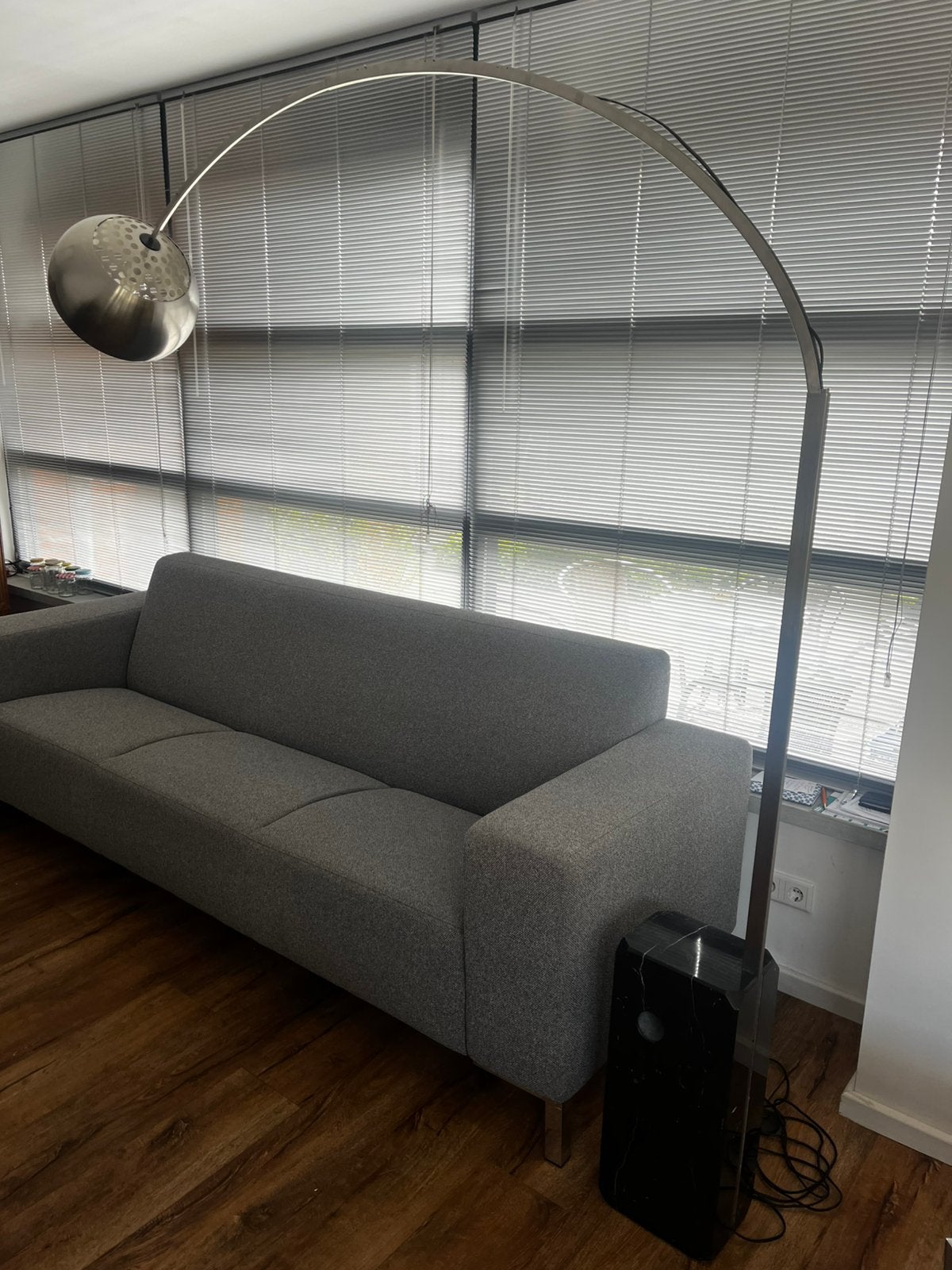 Replica Arco Flos booglamp Achille Castiglioni marmeren voet, Huis en Inrichting, Lampen | Vloerlampen, Ophalen, Gebruikt, Overige materialen