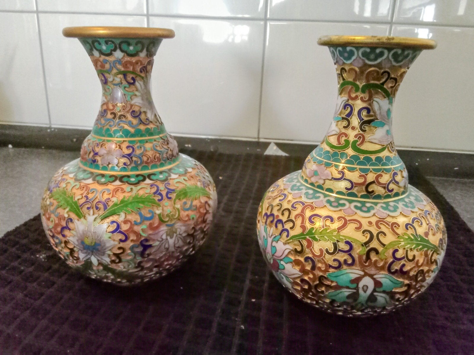 2 cloisonne vaasjes 16 cm, Ophalen of Verzenden