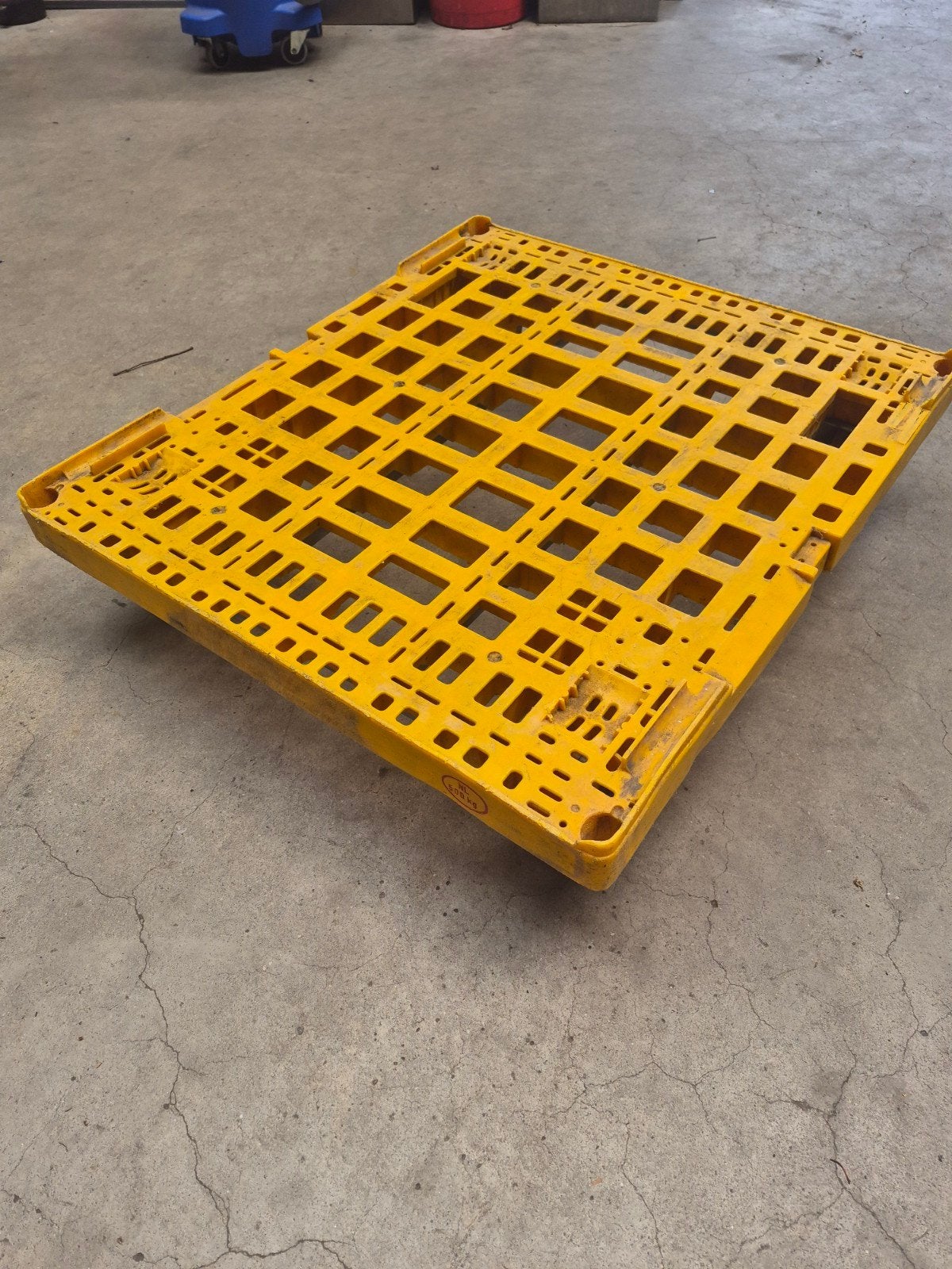 Gele kunststof rolcontainer 81x71x18cm - draagkracht 500kg, Ophalen, Gebruikt