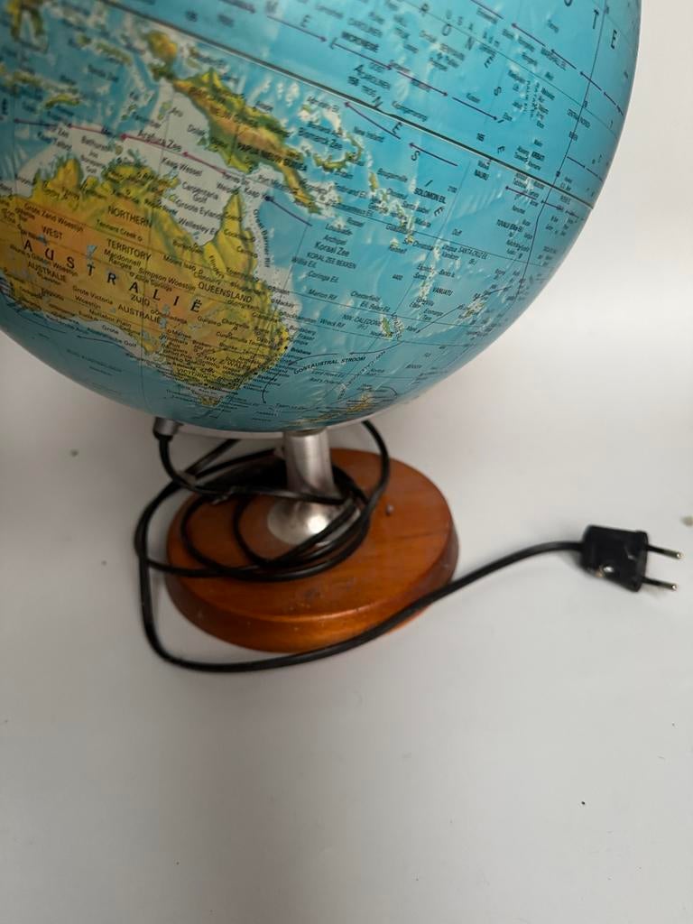 Vintage Verlichte Wereldbol - Educatief en Decoratief, Huis en Inrichting, Woonaccessoires | Wereldbollen, Ophalen, Verlicht, Zo goed als nieuw
