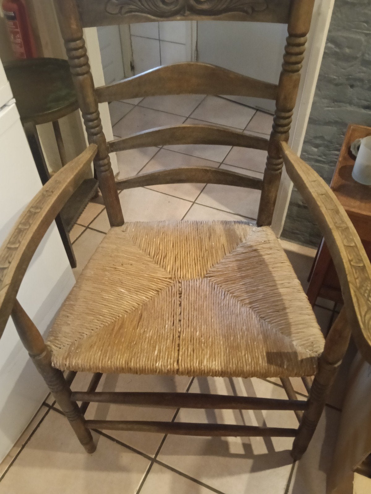 Antieke houten stoel met rieten zitting, Ophalen of Verzenden