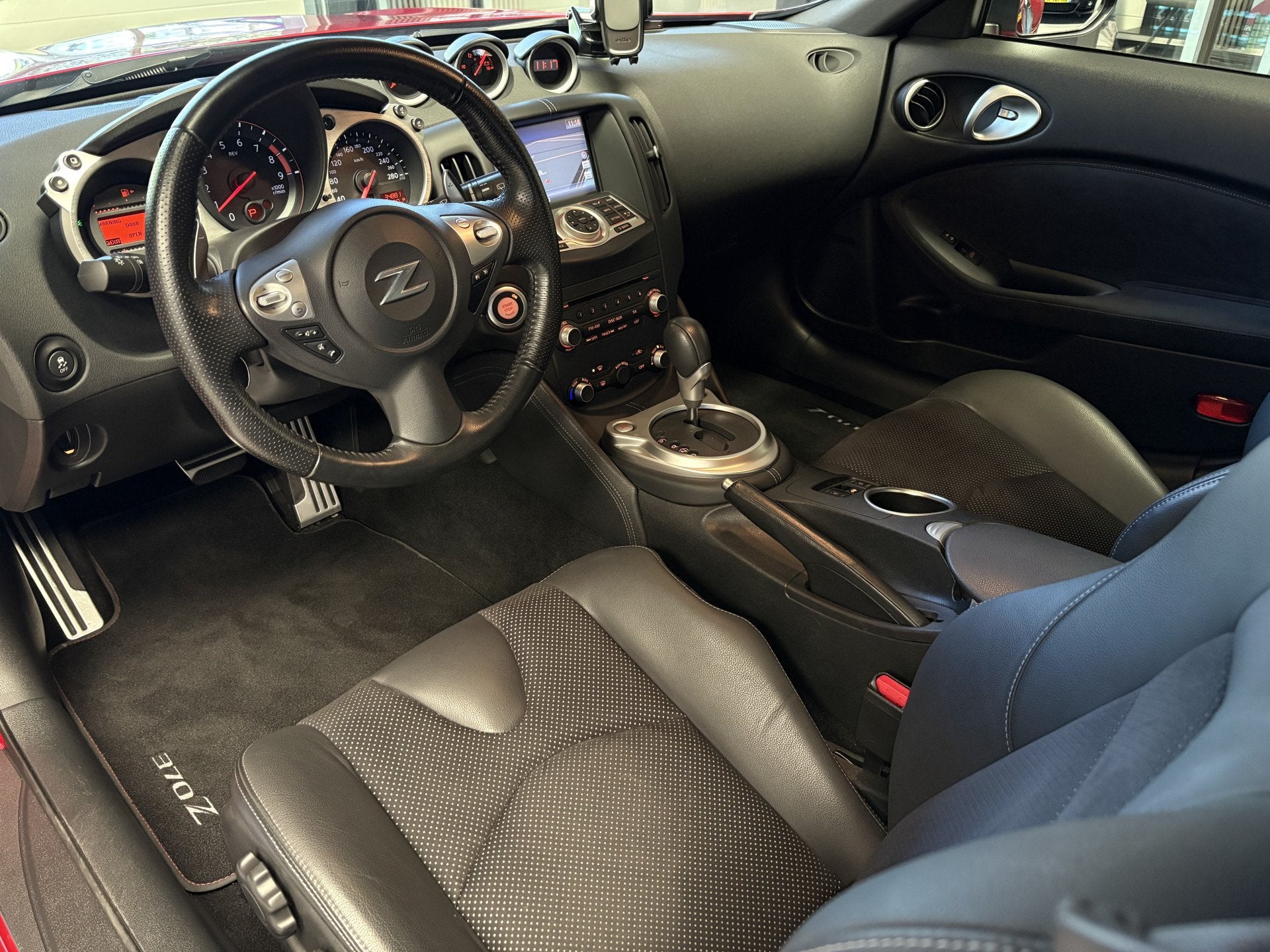 Nissan 370Z 3.7 V6 Pack Camera, Navi, Stoelverwarming / verk, Automaat, 3696 cc, Achterwielaandrijving, Gebruikt