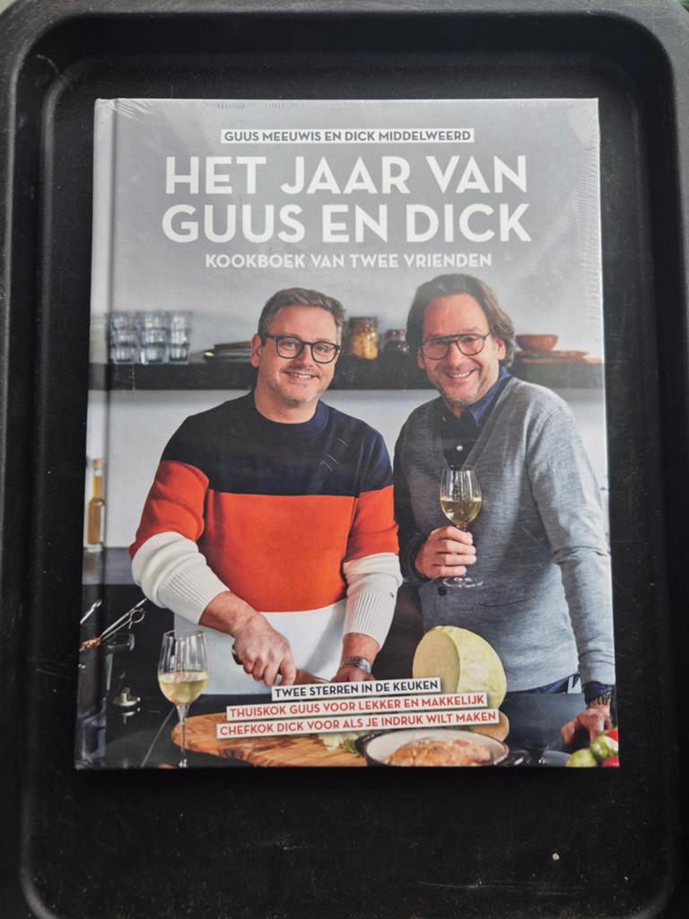 Het Jaar van Guus en Dick - Kookboek van Twee Vrienden, Guus Meeuwis en Dick Middelweerd, Zo goed als nieuw, Overige gebieden