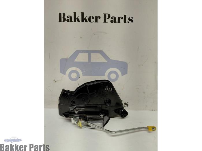 Deurslot Mechaniek 4Deurs links-voor van een Suzuki Swift, Gebruikt, -, -, Ophalen of Verzenden