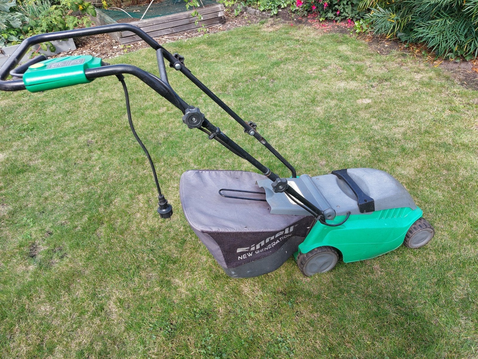 Einhell Grasmaaier - Maait goed, met afneembare opvangbak, Ophalen, Cirkelmaaier, Gebruikt, Elektrische grasmaaier