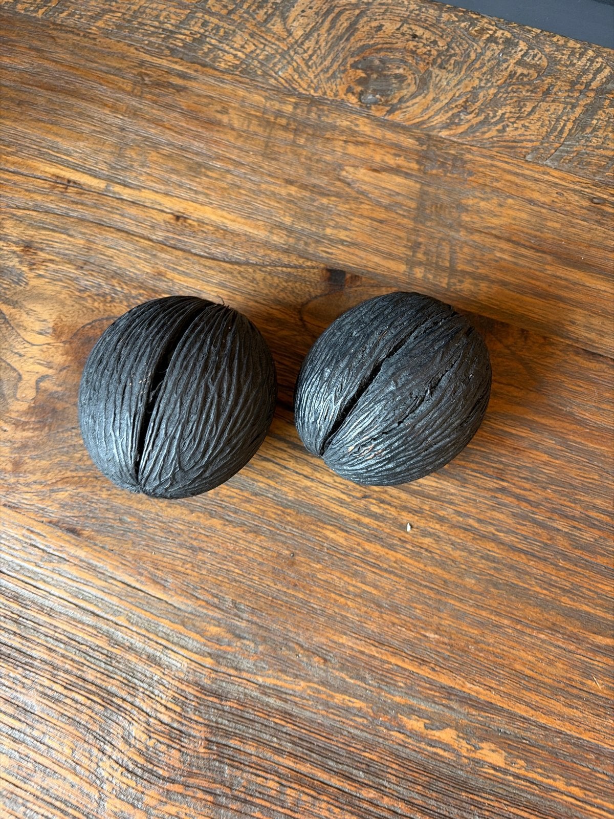 Decoratieve noten - Set van 2, Zwart, Ophalen of Verzenden, Natuurlijk materiaal, Landelijk