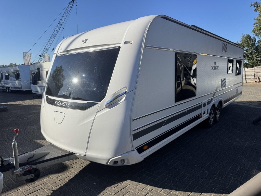 LMC Exquisite 695 VIP 2023 | Airco | Queensbed, Caravans en Kamperen, Bedrijf, Treinzit, 6 tot 7 meter, Overige typen