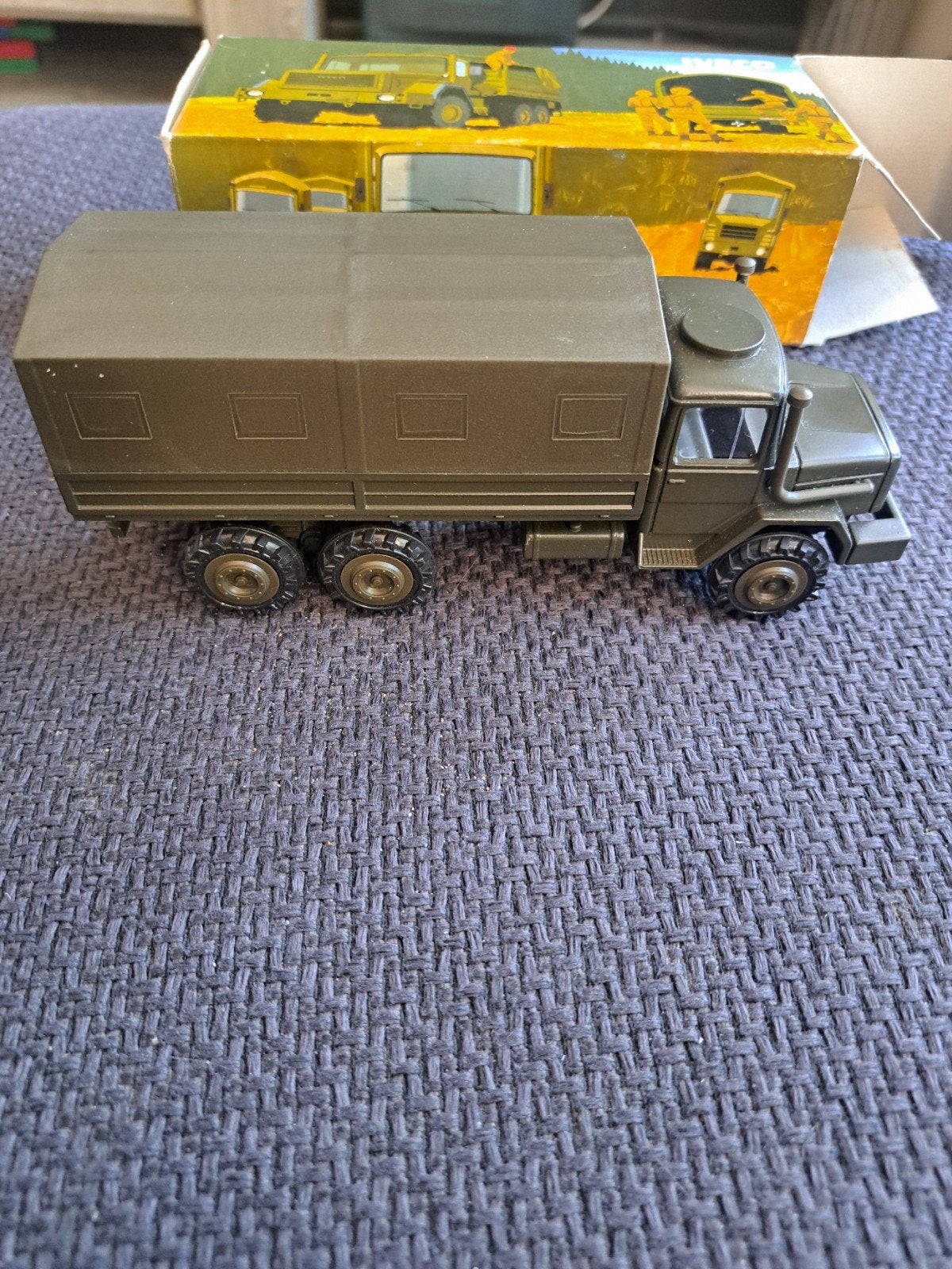 nzg model slider 483 iveco magirus 256 d in o.v.p, NZG, Duitsland, Nzg, Ophalen of Verzenden
