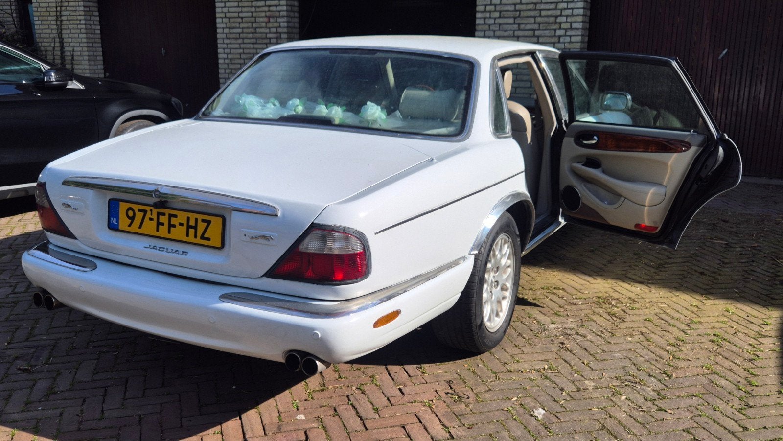 Jaguar v8 wit met apk tm nov 2026, Auto's, Automaat, 3239 cc, 8 cilinders, 1700 kg