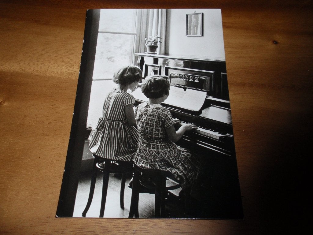 Meisjes aan de piano Internaat St Anna Zundert, Verzamelen, Verzenden, 1940 tot 1960, Ongelopen, Noord-Brabant