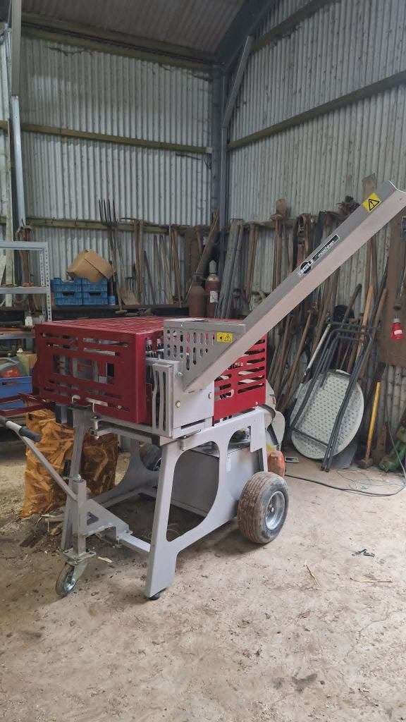 aanmaakhoutmachine/zaagkloofmachine BGU 380 V, Ophalen, Gebruikt, Elektrisch, Liggend