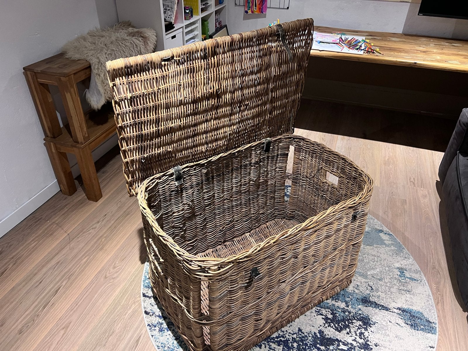 Superdeal!!! Grote rieten mand met deksel en leren banden!, Ophalen, Gebruikt, Landelijk, Natuurlijk materiaal