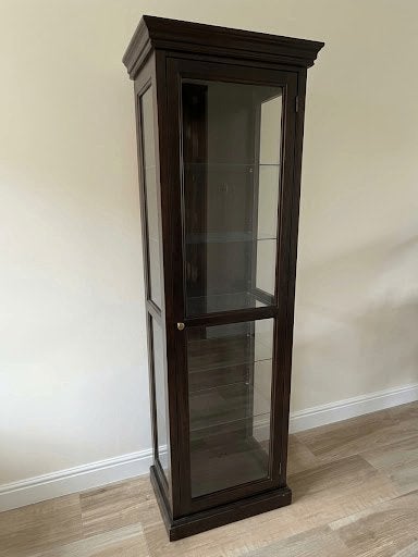 IKEA HEMNES Vitrinekast – Zwartbruin – In uitstekende staat!, Ophalen, Minder dan 50 cm, Overige houtsoorten, Zo goed als nieuw