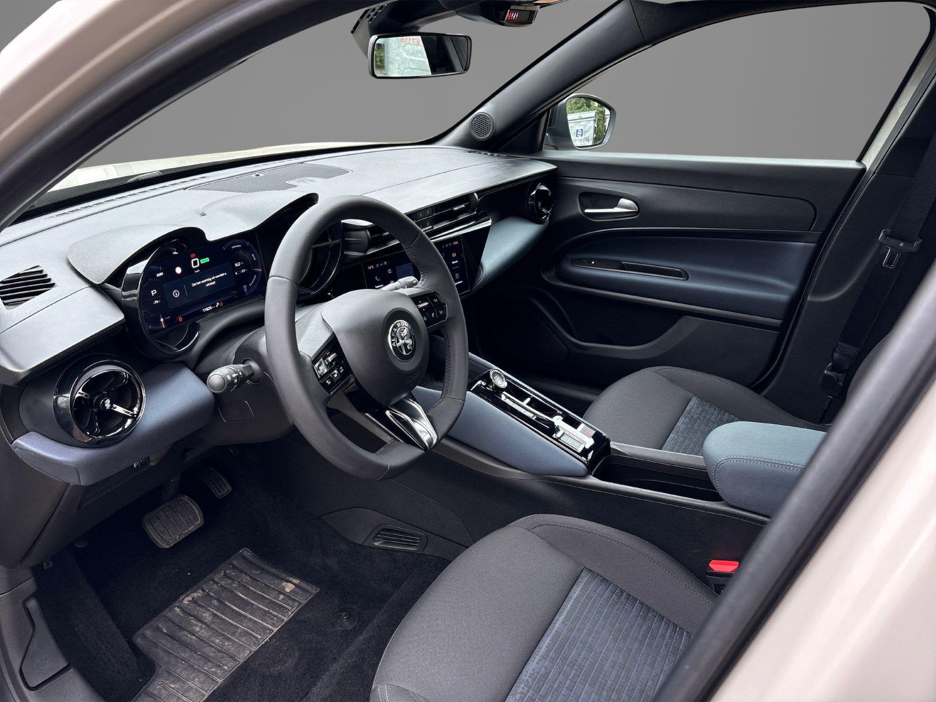 Alfa Romeo Junior Elettrica 54 kWh | Apple Carplay/Android A, Auto's, Alfa Romeo, Stof, Gebruikt, SUV of Terreinwagen, 345 min
