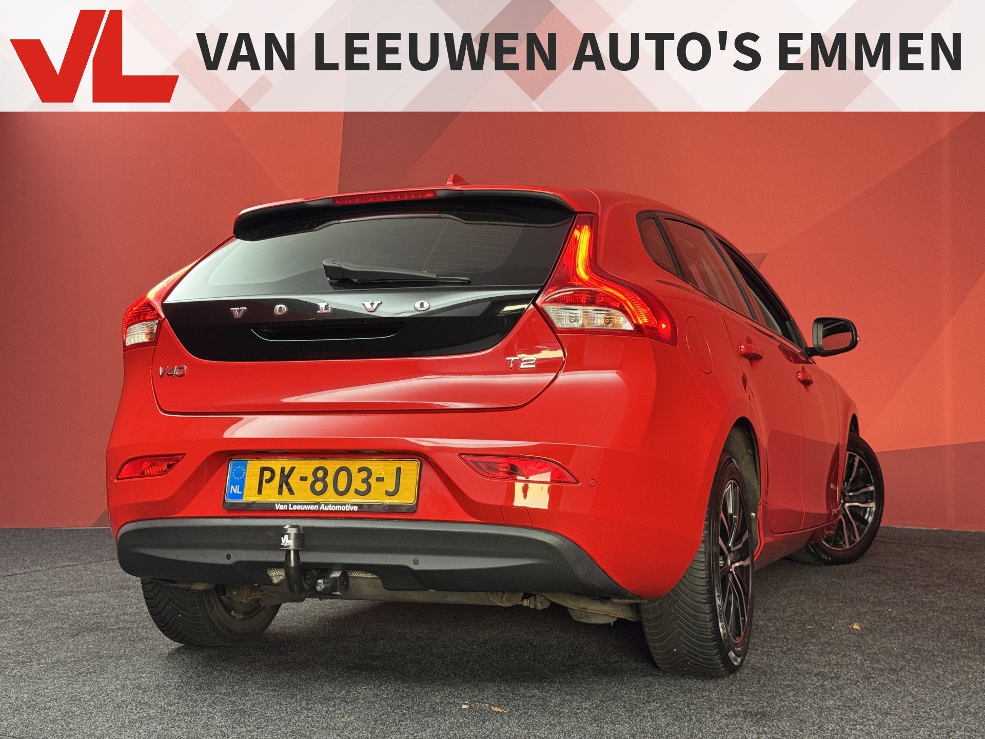 Volvo V40 2.0 T2 Nordic+ | Navigatie | Stoel verwarming | Tr, Auto's, Voorwielaandrijving, Gebruikt, 4 cilinders, Leder en Stof