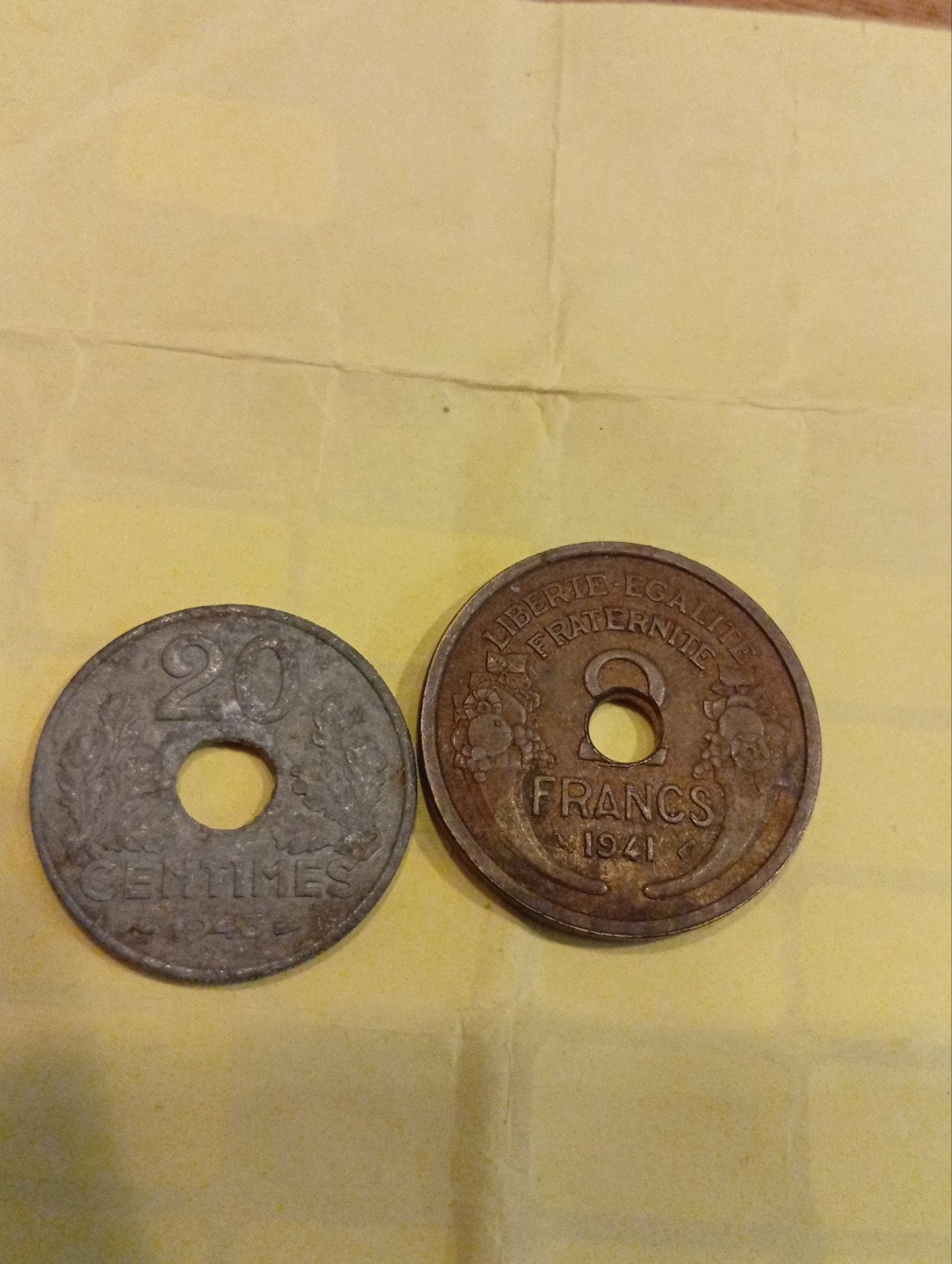 2 Franse munten - 20 Centimes 1943 & 2 Francs 1941 ww2, Ophalen of Verzenden, Frankrijk, Setje