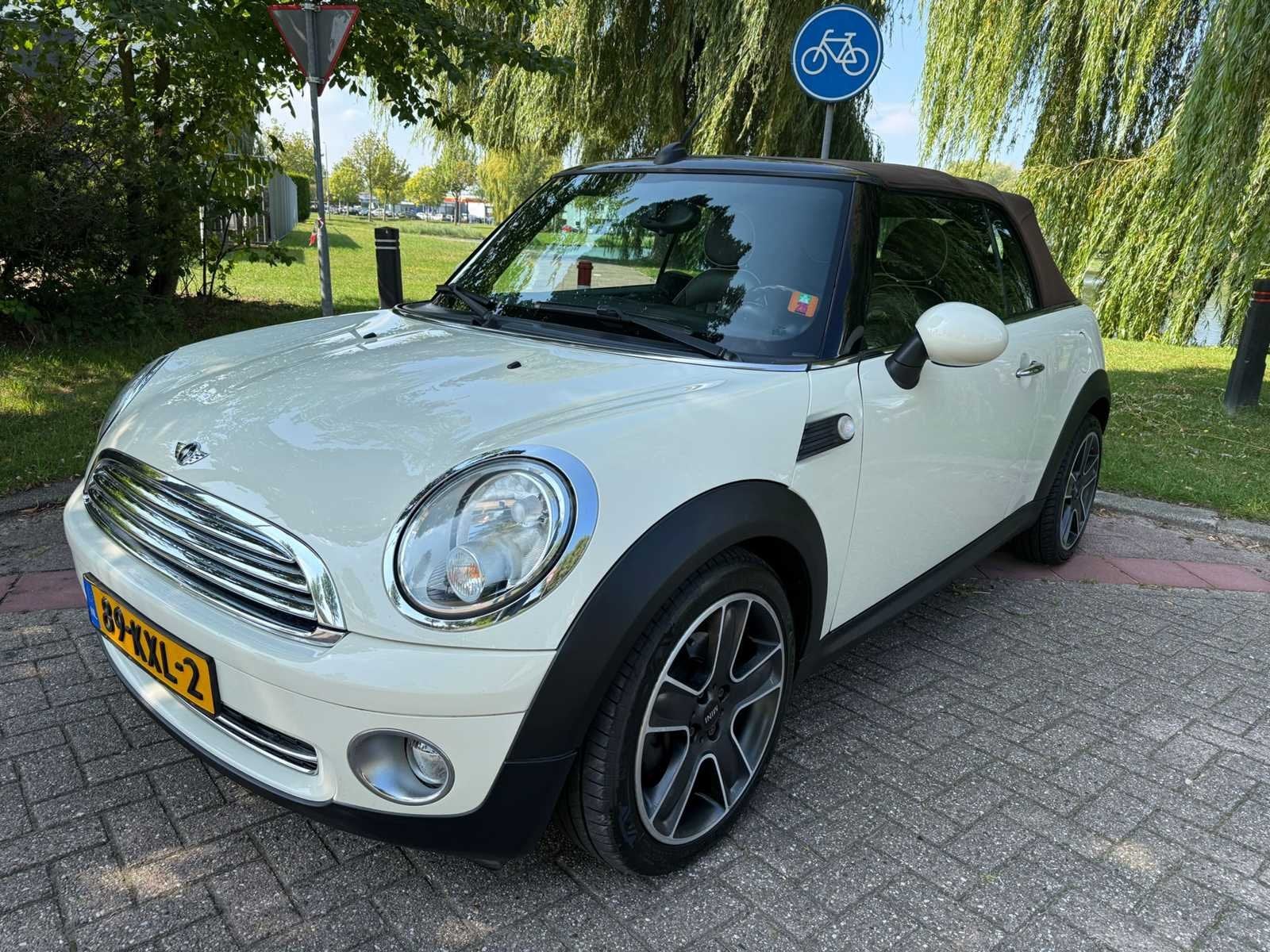 MINI Cabrio 1.6 Cooper Chili * , 89-KXL-2, Auto's, Gebruikt, 4 cilinders, Cabriolet, 4 stoelen