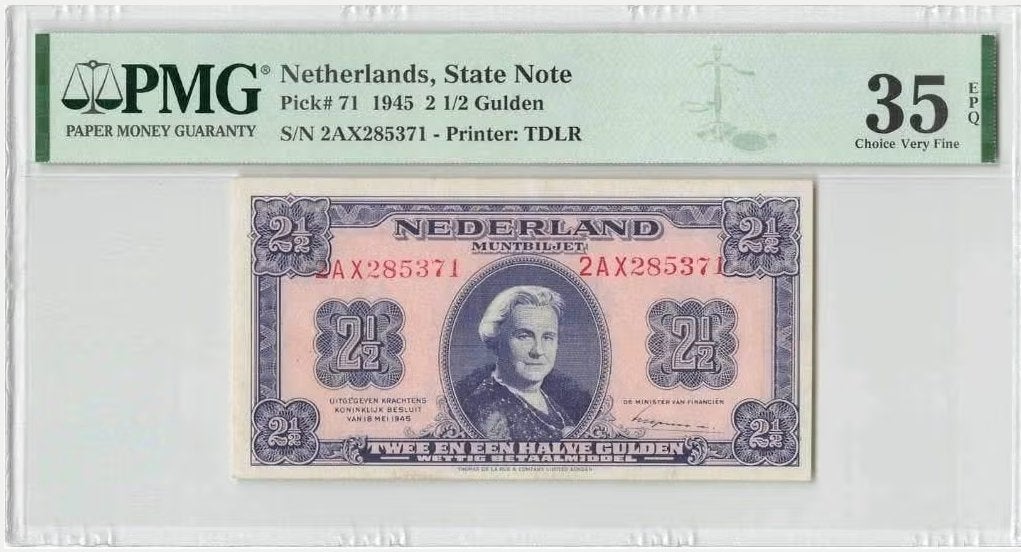 2 1/2 gulden 1945 Wilhelmina PMG 35 EPQ, Verzenden, 2½ gulden