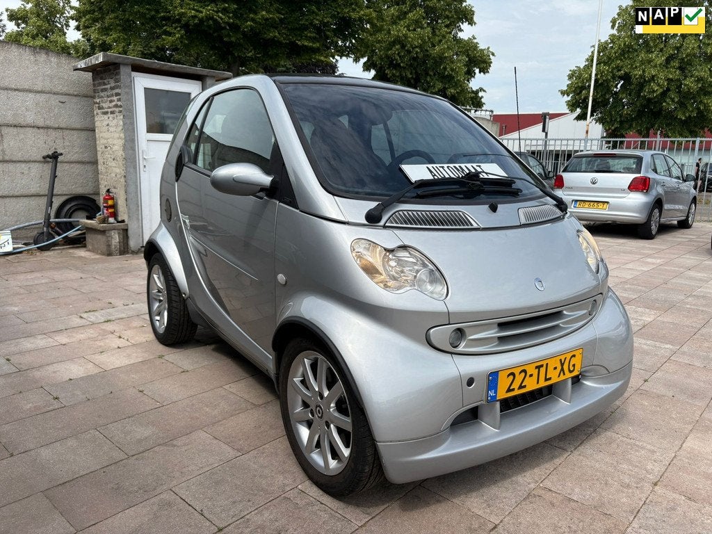 Smart Fortwo coupé 0.7 passion|Automaat|Nieuwe APK, Auto's, Smart, Achterwielaandrijving, Gebruikt, Zwart, 18 €/maand