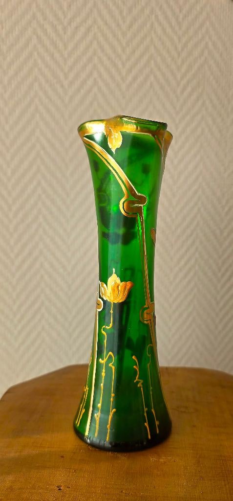 Smaragdgroen glazen Art Nouveau vaas, Antiek en Kunst, Antiek | Glas en Kristal, Ophalen of Verzenden