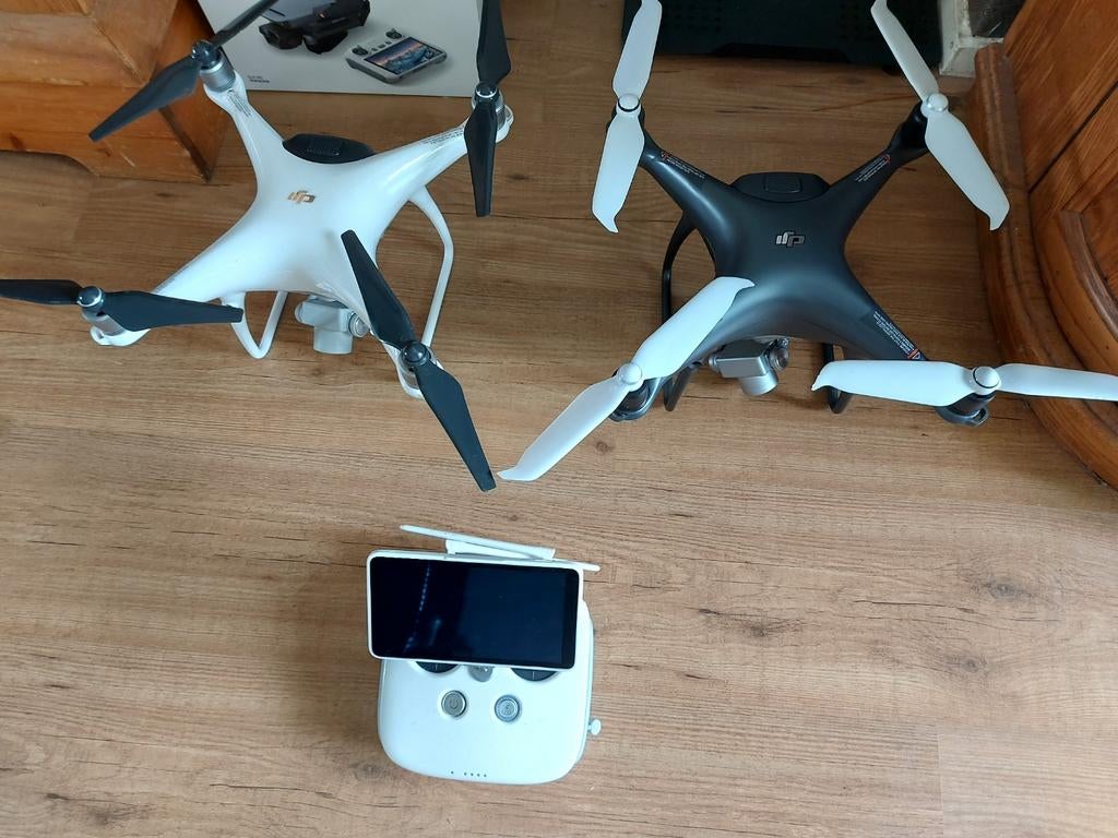DJI Phantom 4 Pro complete set wit en zwart, als nieuw, Obstakel-ontwijking, 5 tot 10 kilometer, Zo goed als nieuw, DJI