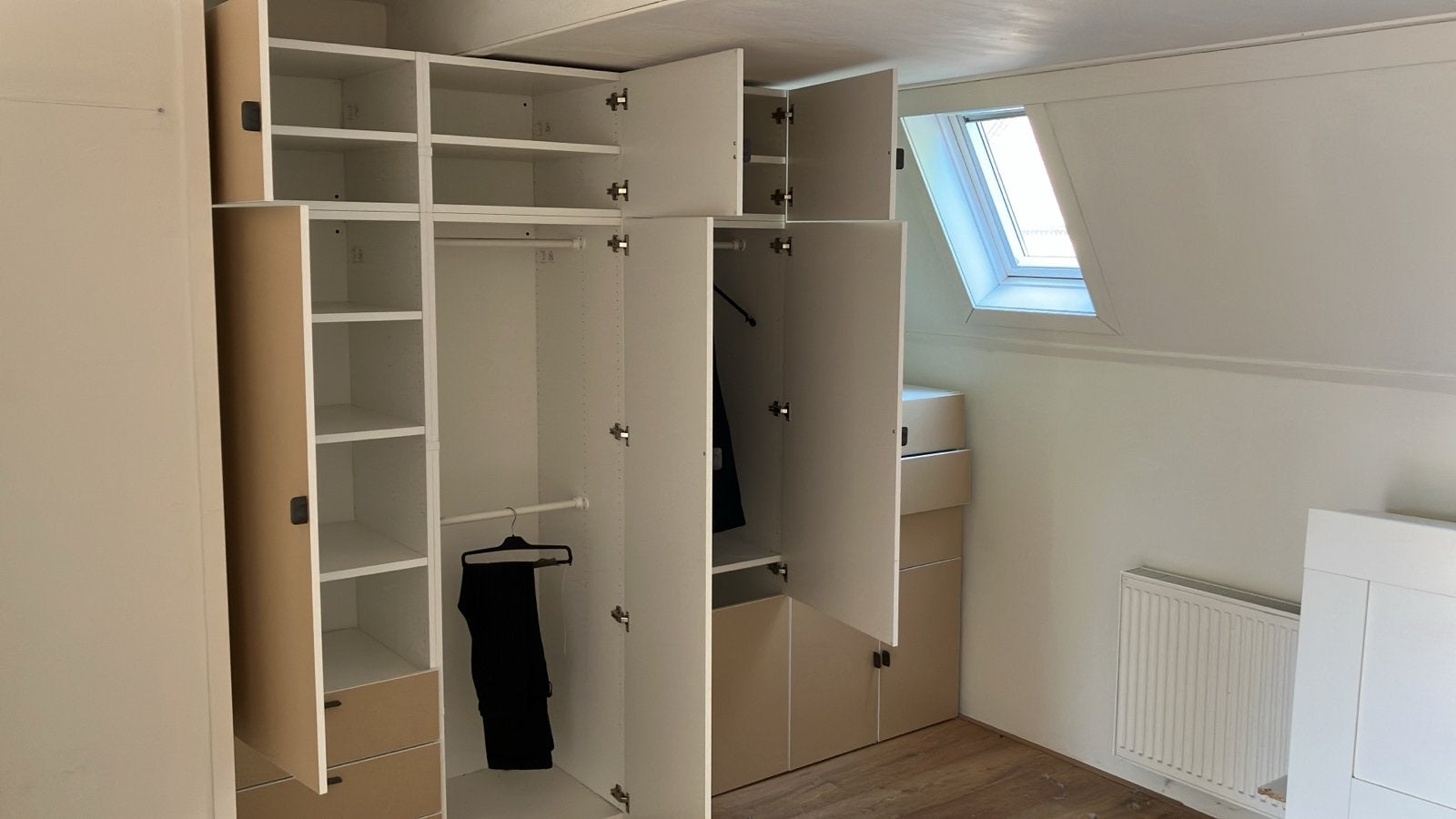 Ruime IKEA kledingkast - 2.60m breed, 2.20m hoog, Huis en Inrichting, Kasten | Kledingkasten, Ophalen, Gebruikt, 200 cm of meer