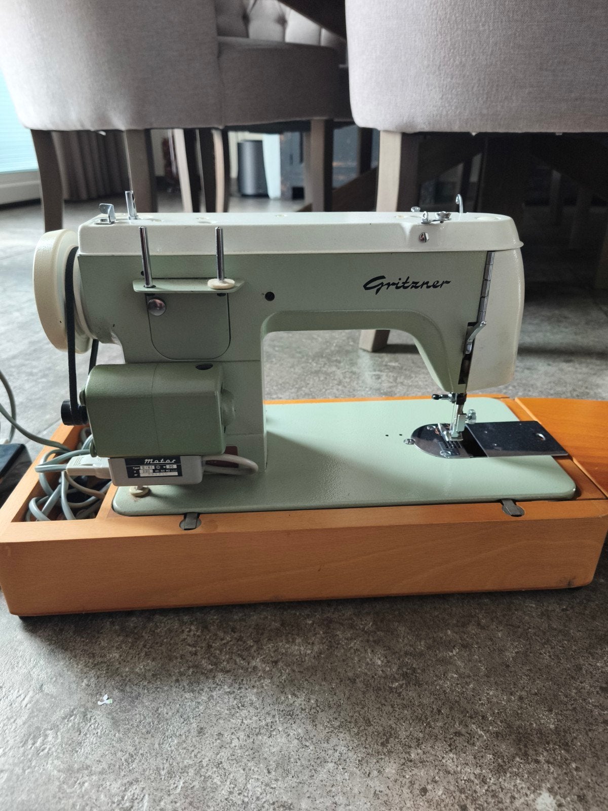 Gritzner Naaimachine (vintage) met koffer en accessoires, Ophalen