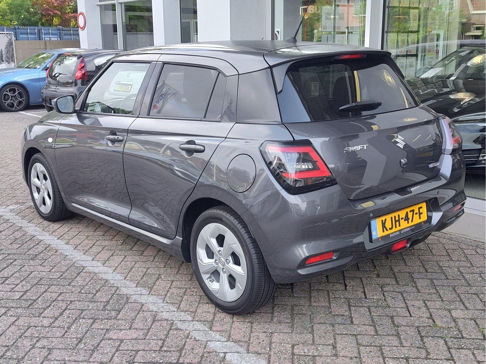 Suzuki Swift 1.2 SELECT SMART HYBRID AUTOMAAT | DEMO DEAL! |, Auto's, Stof, 400 kg, Swift, Origineel Nederlands