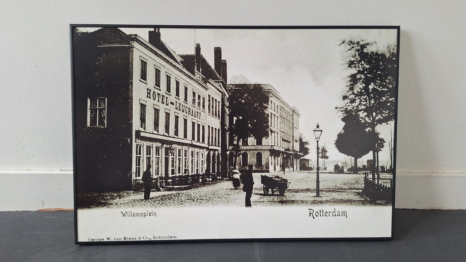 Rotterdams Archief: foto Willemsplein Hotel Leijgraaff 50x75, 50 – 75, Gebruikt, Ophalen of Verzenden, Foto of Poster